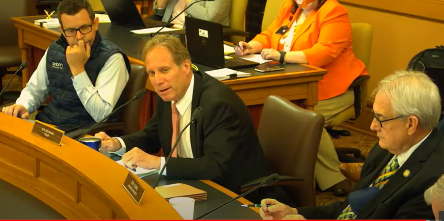 Kansas GOP senators denounce proposed 2.5% pay raise for state employees | News, Sports, Jobs - Lawrence Journal-World: news, information, headlines and events in Lawrence, Kansas - Vimarsana News